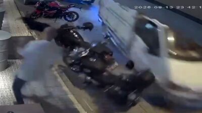 Isparta’da bir ticari kamyonetin, iki motosiklet ve bir otomobile çarptıktan