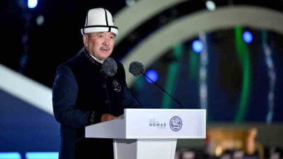 Kırgızistan’ın başkenti Bişkek’te, Kırgızistan Cumhurbaşkanı Sadır Caparov’un ev sahipliğinde gerçekleştirilen