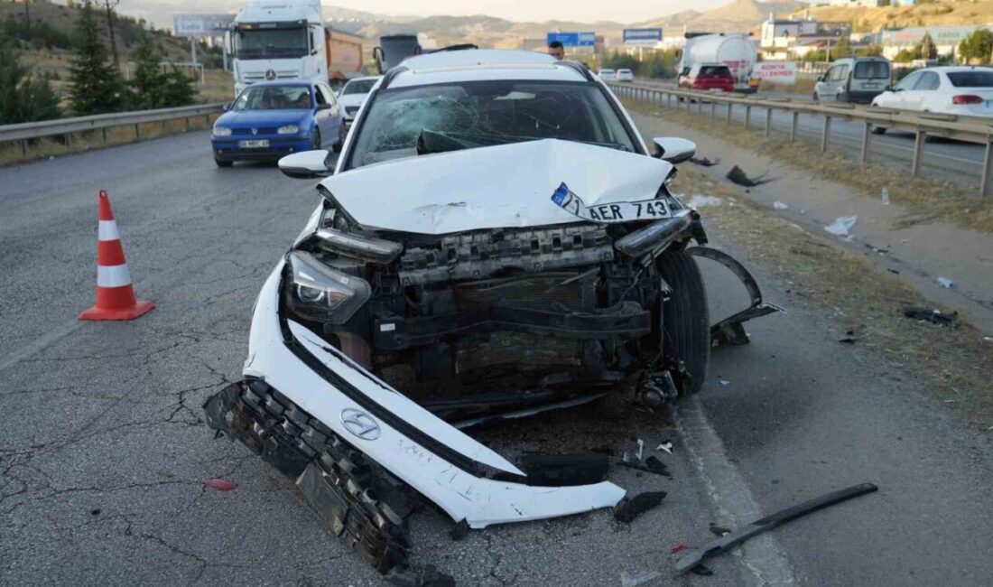 Kırıkkale’de meydana gelen trafik kazasında, iki otomobilin çarpışması sonucu 4