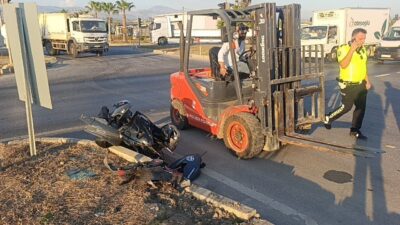 Manavgat ilçesinde yaşanan trafik kazasında ticari taksinin kırmızı ışık ihlali