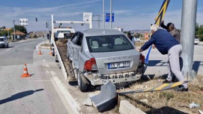 Çorum’un Alaca ilçesinde gerçekleşen trafik kazasında, kırmızı ışık ihlali yapan