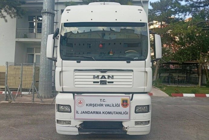 Kırşehir’de Jandarma ekipleri tarafından yapılan kontrollerde, şasesi değiştirilmiş bir tırın