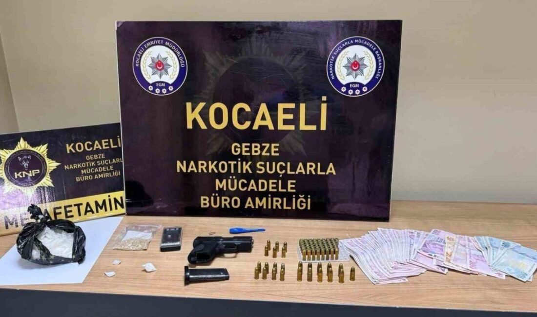 Kocaeli ilinde düzenlenen operasyonda 3 kişi uyuşturucu ticareti suçundan tutuklandı.