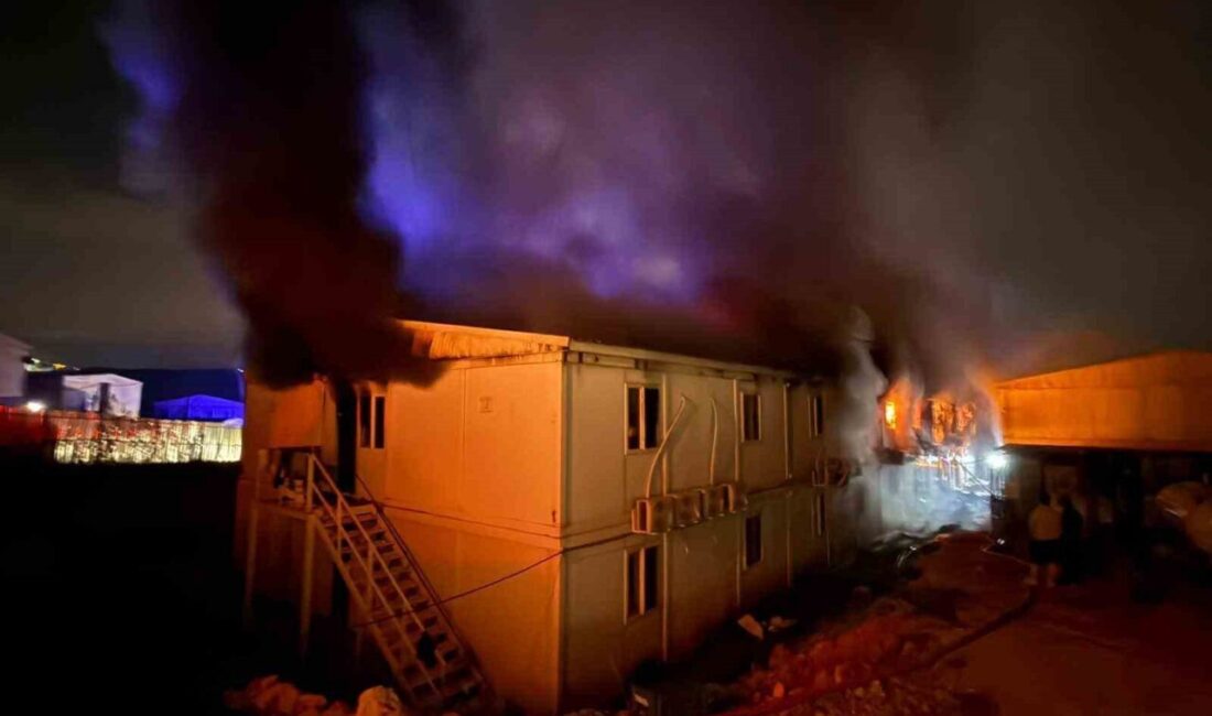 Hatay’da Cebike Mahallesi’nde bulunan bir şantiye alanındaki konteyner yatakhanede meydana