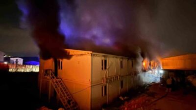 Hatay’da Cebike Mahallesi’nde bulunan bir şantiye alanındaki konteyner yatakhanede meydana