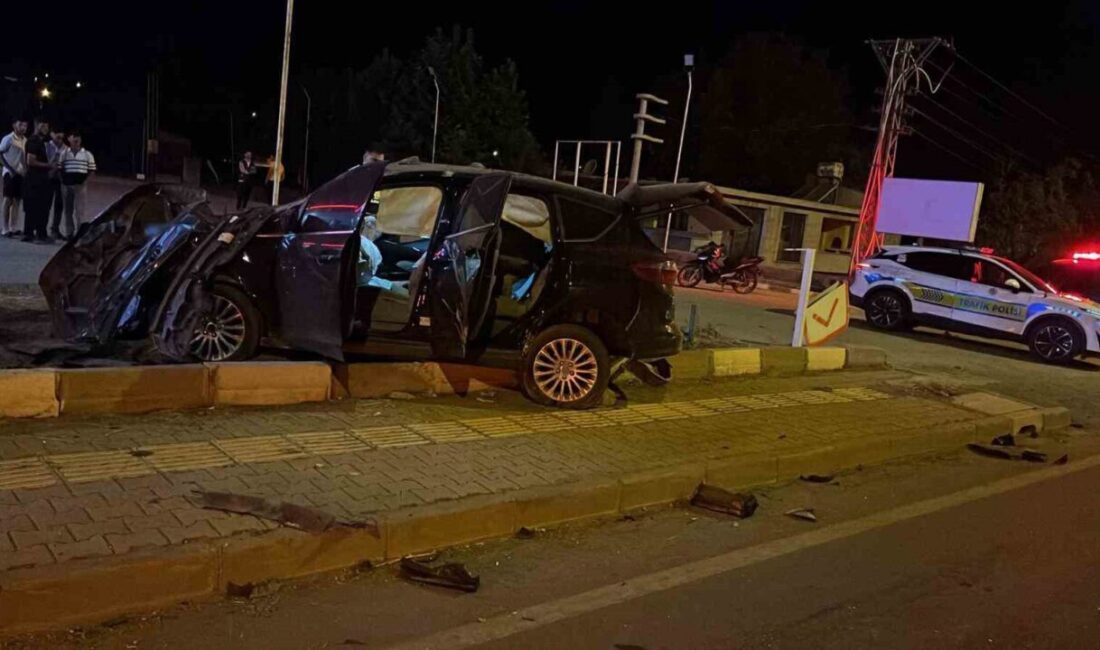 Gaziantep’in İslahiye ilçesinde bir otomobil, gece saatlerinde Dolan-Altınüzüm çevre yolunda