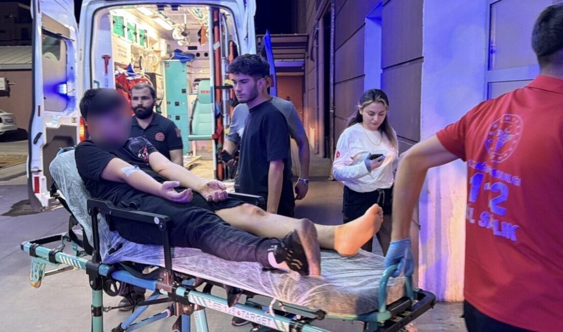 Adıyaman’da, bir motosiklet sürücüsünün direksiyon kontrolünü kaybetmesi sonucu meydana gelen