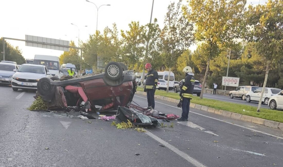 Gaziantep’te meydana gelen trafik kazasında, bir aracın aniden durması sonucu