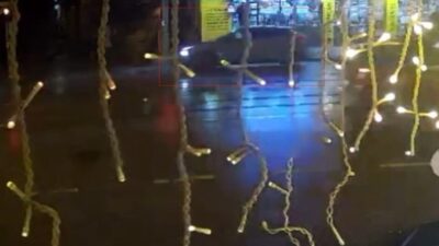 Eskişehir’de bir SUV aracın sürücüsü kontrolü kaybederek çöp konteynerine ve