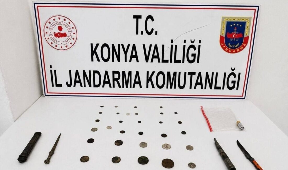 Konya’da Jandarma ekipleri tarafından yapılan operasyonlarda, sikke, dedektörler, alan tarama
