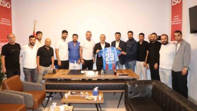 Kovancılarspor’un Başkanı Mürsel Gül, Asbaşkan Adem Sağır, teknik heyet, yönetim