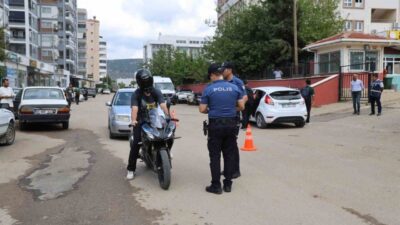 Kozan ilçesinde yeni eğitim-öğretim yılının başlamasıyla birlikte okul çevresinde güvenlik