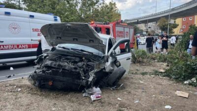 İstanbul Küçükçekmece’de bir bisikletliye çarpmamak için sürücünün ani manevra yapması