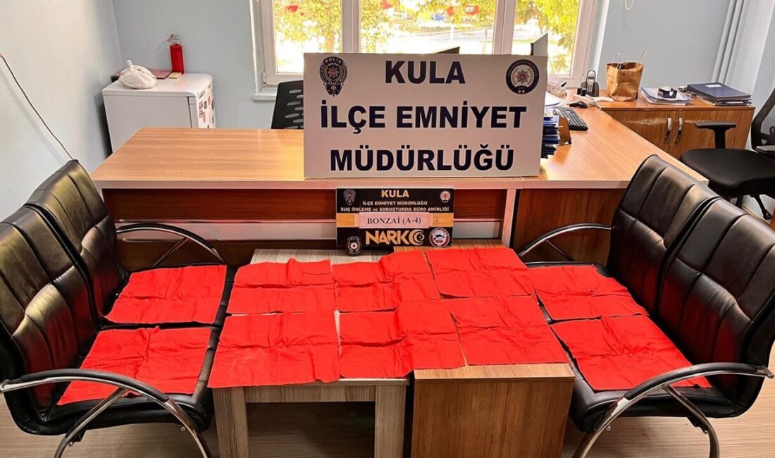 Manisa’nın Kula ilçesinde polis ekipleri tarafından durdurulan bir araçta yaklaşık