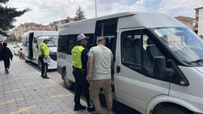 Kulu İlçe Emniyet Müdürlüğü ekipleri, öğrencilerin güvenliği için okul çevrelerinde