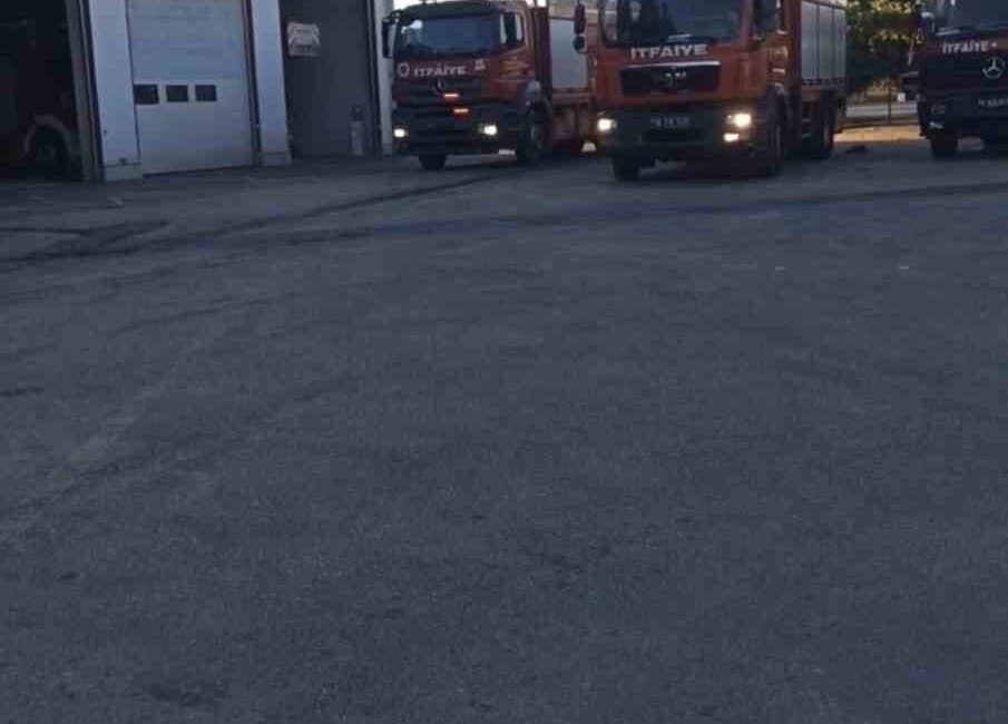 Bursa Büyükşehir Belediyesi, Kumluca ilçesinde devam eden orman yangınıyla mücadeleye