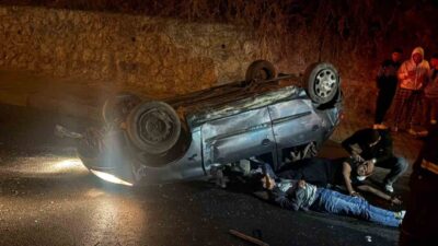 Kuşadası ilçesinde meydana gelen trafik kazasında 2 kişi yaralandı. Olay,