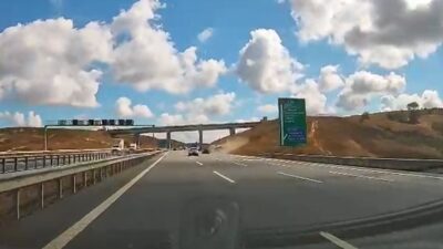 Kuzey Marmara Otoyolu’nda seyir halinde olan bir tırın dorsesinin aniden