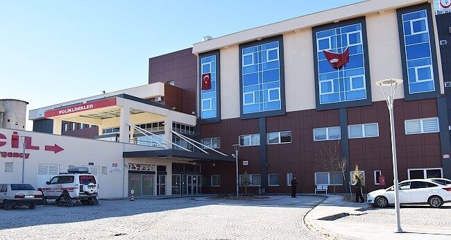 Malatya’nın Akçadağ ilçesinde yaşayan 52 yaşındaki Erdal Yücel, ikametinde tabanca