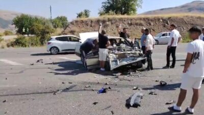 Malatya’da meydana gelen trafik kazasında, iki aracın kafa kafaya çarpışması