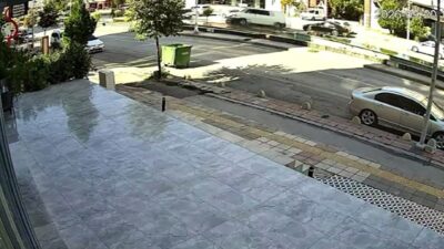 Malatya’da, park eden bir araca çarpmamak için manevra yapan bir