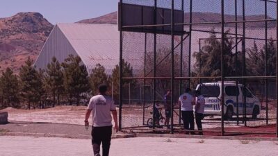 Hekimhan ilçesinde meydana gelen bir kaza sonucunda, traktörün kontrolünü kaybeden