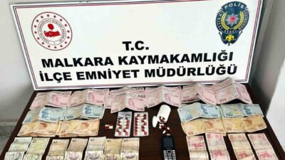 Malkara ilçesinde polis ekiplerinin yaptığı operasyonda, 211 uyuşturucu hap ile