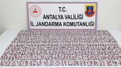 Manavgat ilçesinde gerçekleştirilen operasyonda 3 bin adet sentetik hap bulunarak,