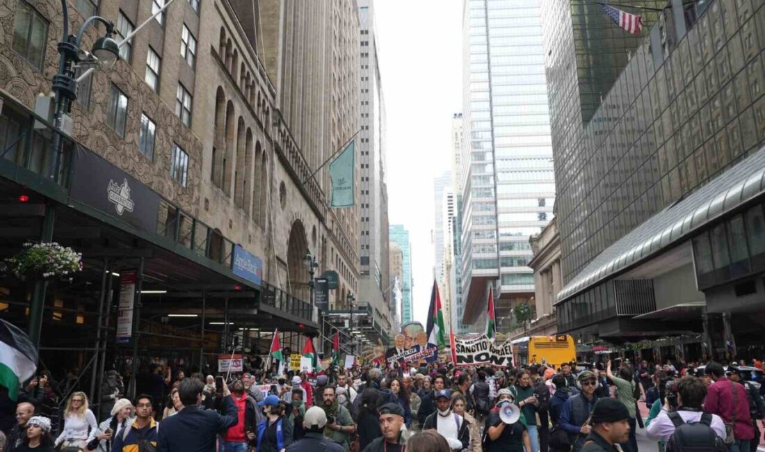 New York’ta binlerce insan, İsrail Başbakanı Binyamin Netanyahu’yu protesto etmek