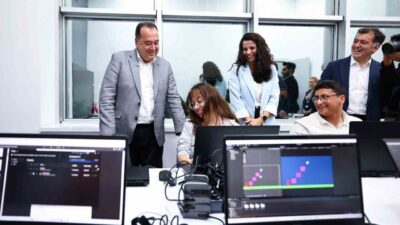 Manisa Büyükşehir Belediyesi tarafından gençlerin dijital alanda kendilerini geliştirmeleri amacıyla