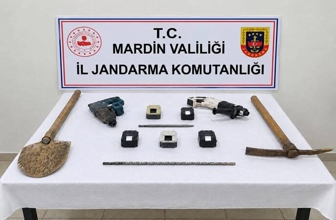 Mardin’de jandarma operasyonları sonucunda önemli sayıda tarihi eser ele geçirildi