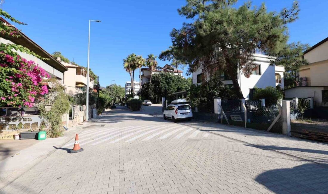 Marmaris Belediyesi, Adaköy Mahallesi’nde yol ve altyapı çalışmalarını sürdürerek, 3,