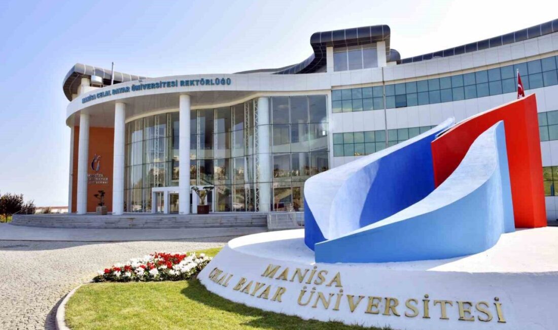 Manisa Celal Bayar Üniversitesi lisans ve doktora öğrencileri, geliştirdikleri 9