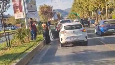 Muğla’nın Menteşe ilçesinde meydana gelen zincirleme trafik kazasında 3 araç