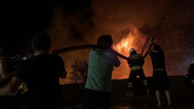Muğla’nın Menteşe ilçesinde bir gece yangın çıktı ve itfaiye ekipleri
