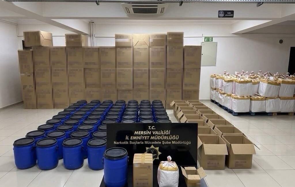 Mersin ilinde uyuşturucu ticareti ve üretimi şüphesiyle operasyon düzenlendi. Operasyonda,