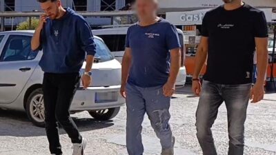 Bursa’nın İnegöl ilçesinde mezarlıkta karşılaşan ve aralarında husumet bulunduğu belirlenen