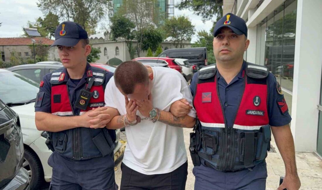 Atakum ilçesinde gerçekleştirilen operasyonda jandarma ekipleri, bir ikamette motosiklet çantası