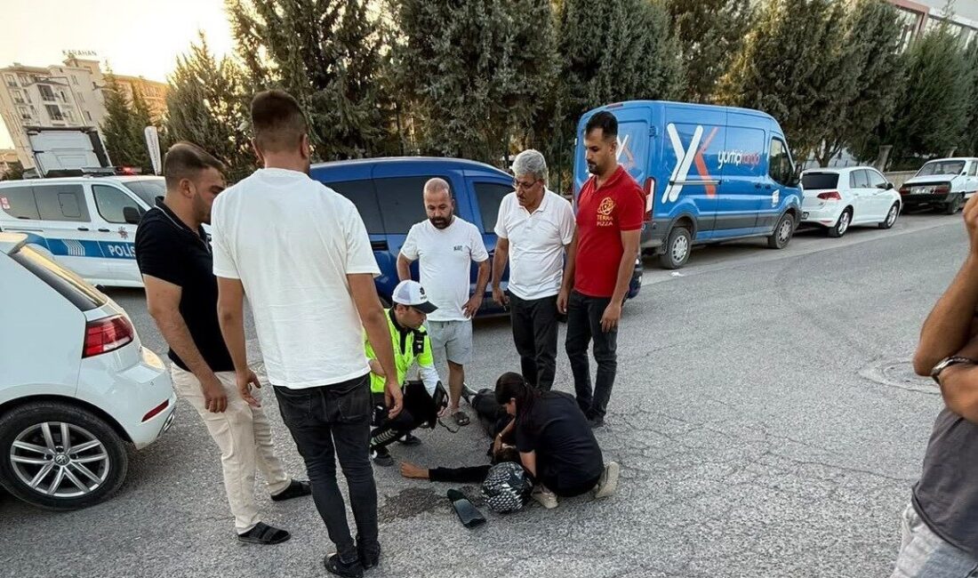 Adıyaman’ın Altınşehir Mahallesi’nde meydana gelen bir trafik kazasında motosiklet ile