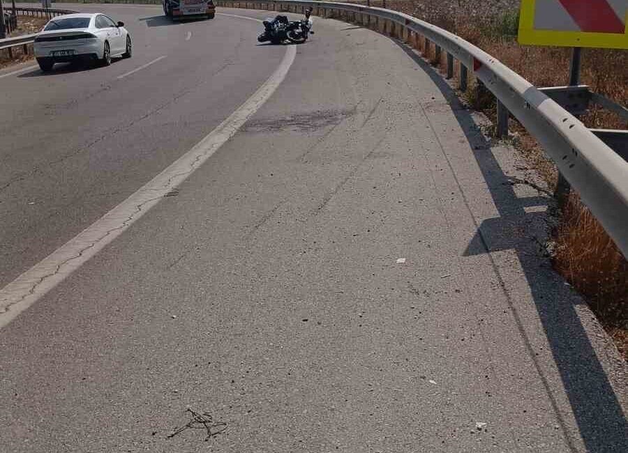 Tarsus ilçesinde meydana gelen bir motosiklet kazasında sürücü yaşamını yitirdi.