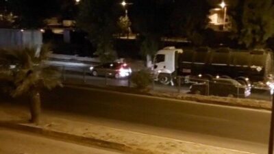 Aydın’ın Köşk ilçesinde bir genç sürücü, motosikletinin kontrolünü kaybederek bariyerlere