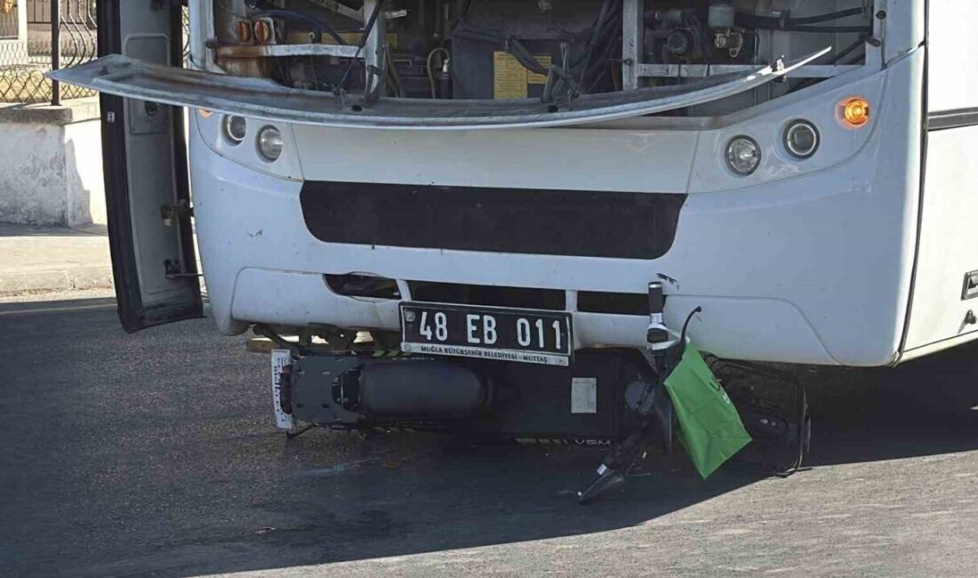 Muğla’nın Menteşe ilçesinde, bir yolcu otobüsü ile elektrikli bisikletin karıştığı
