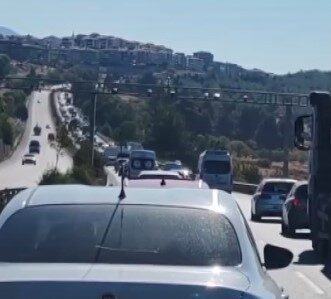 Muğla-Yatağan karayolunda meydana gelen zincirleme trafik kazası sonucunda uzun araç