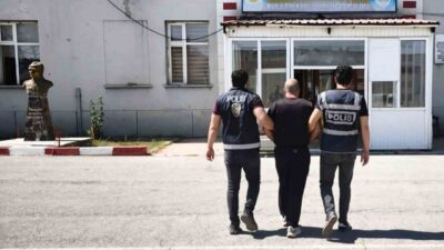 Muş’ta, polis ekipleri tarafından aranan ve hakkında “Silahla Tehdit” suçundan