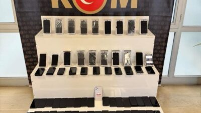 Muş’ta gerçekleştirilen bir araç aramasında, 98 cep telefonu, 11 tablet