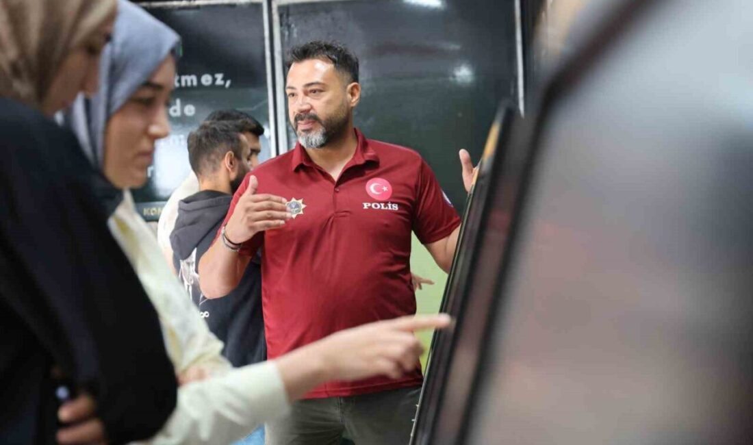 Elazığ’a ilk defa gelen NARKO TIR, vatandaşların büyük ilgisiyle karşılaşarak