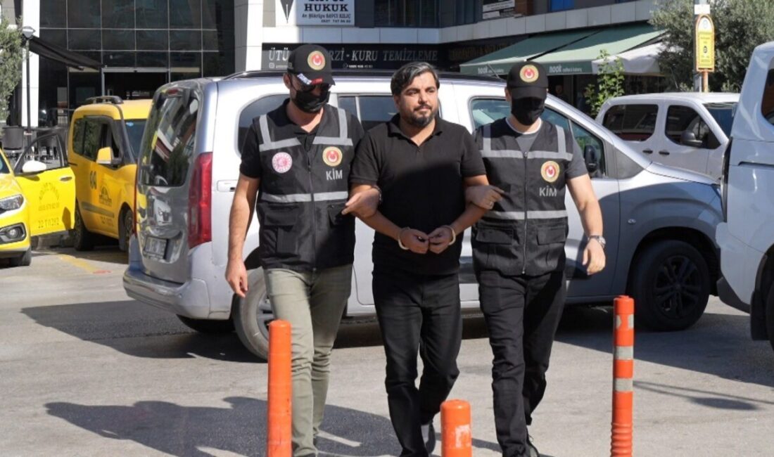 Kapıkule Sınır Kapısı’nda tır dorsesi altında gizlenmeye çalışırken yakalanan ve