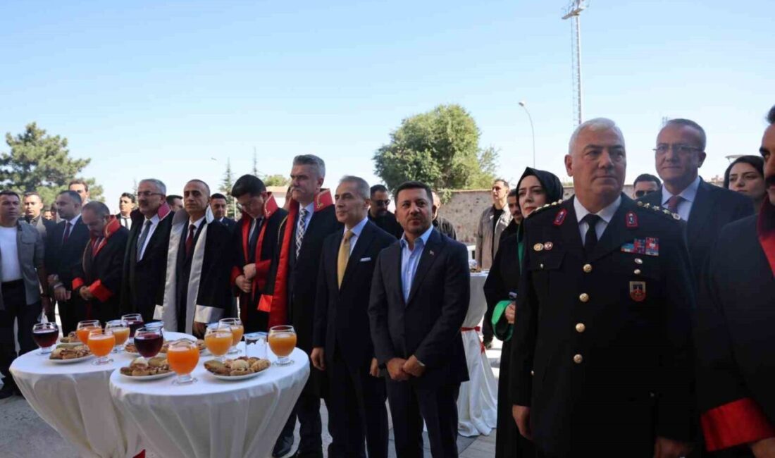 Nevşehir’de 2026-2027 Adli Yılı, adliye binasının girişinde düzenlenen bir törenle