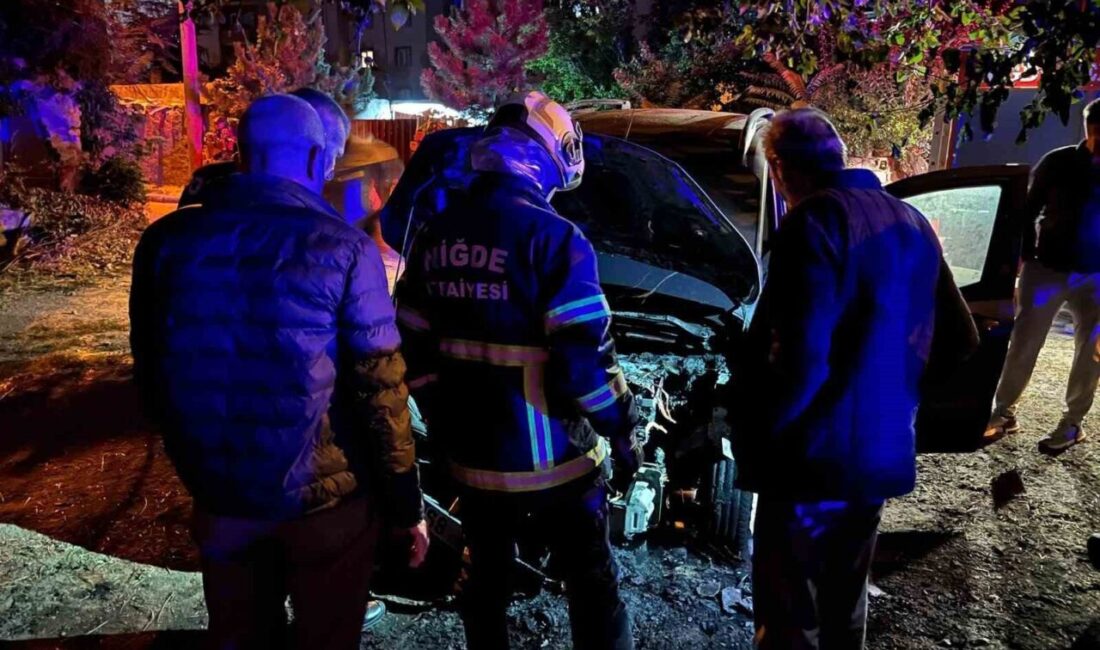 Niğde’de, Şahsüleyman Mahallesi Faik Şahenk Bulvarı Egemen Sokak’ta park halinde