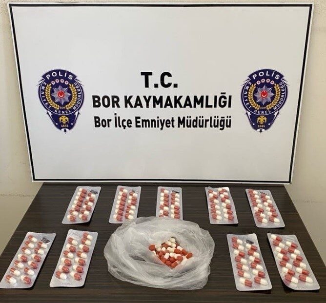 Niğde ve Bor Cumhuriyet Başsavcılıklarının koordinesinde gerçekleştirilen uyuşturucu operasyonlarında 3